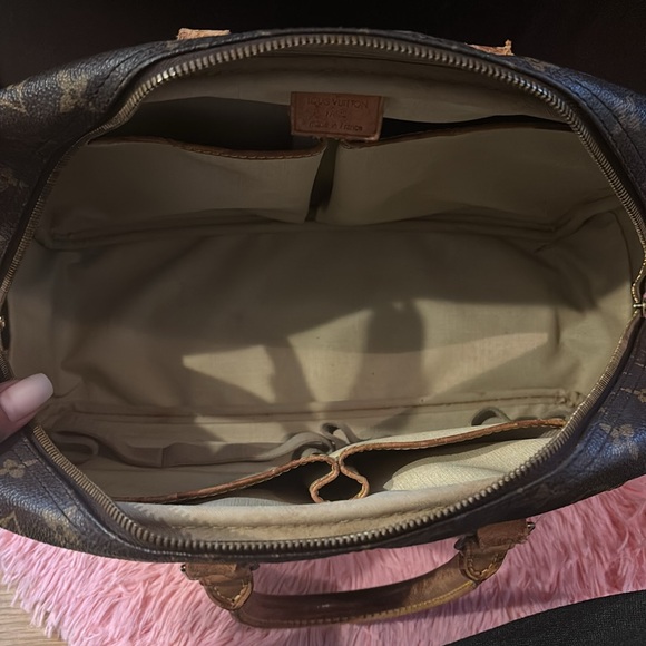 LV Deauville Handbag - Picture 14 of 15